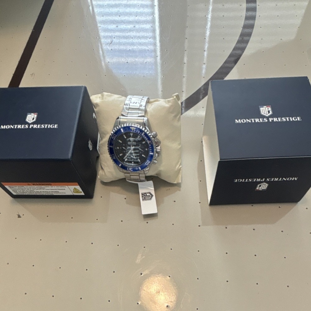 Montres Prestige Men's Chronograph Wristwatch Blue Bezel Silver Metal Bracelet